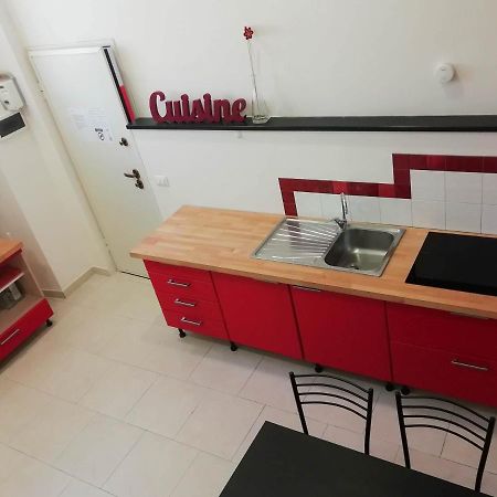 Appartamento Indipendente A Due Passi Dal Centro Savona Exterior photo